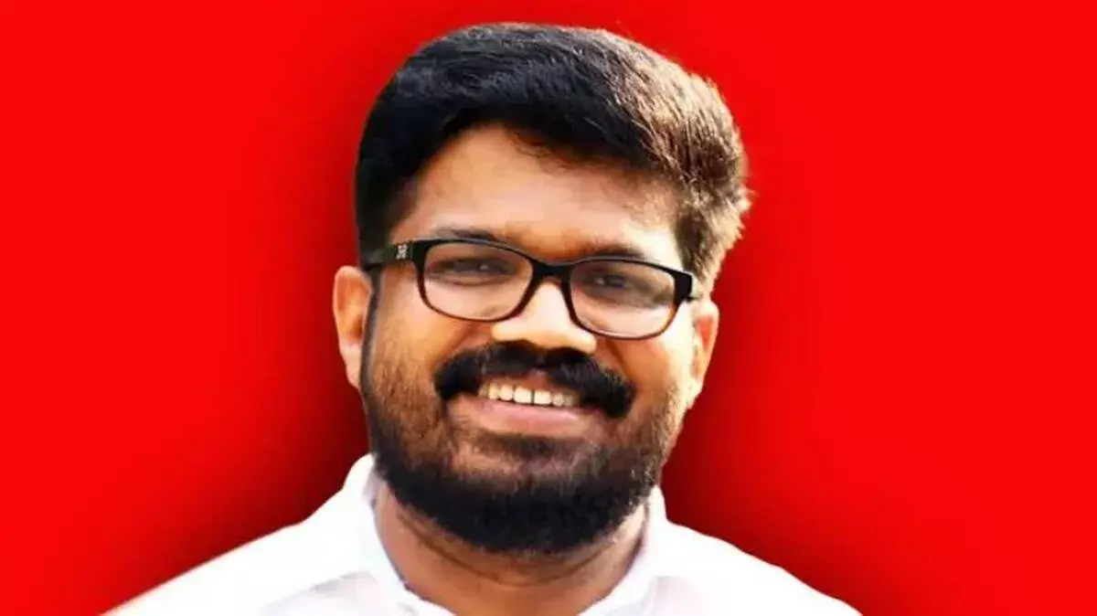 पयन्नूर में केके रागेश की चेतावनी भरी टिप्पणी, विवादों में आया भड़काऊ भाषण पयन्नूर में केके रागेश की चेतावनी भरी टिप्पणी, विवादों में आया भड़काऊ भाषण