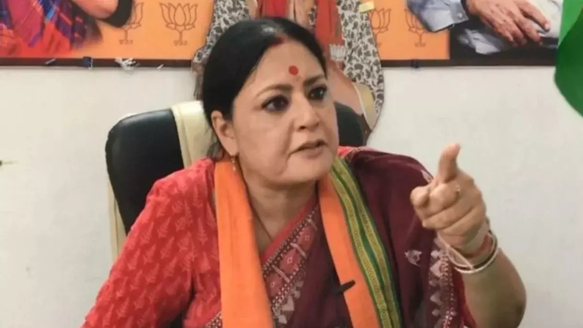 Kolkata: रंगदारी मांगने वालों के खिलाफ सरकार सख्त: अग्निमित्रा पाल Kolkata: रंगदारी मांगने वालों के खिलाफ सरकार सख्त: अग्निमित्रा पाल