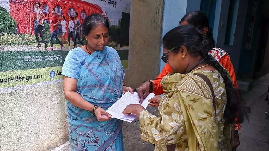 ASDDO सूची पर चुनाव आयोग की अपील, वोटर कराएं रिकॉर्ड सत्यापन ASDDO सूची पर चुनाव आयोग की अपील, वोटर कराएं रिकॉर्ड सत्यापन