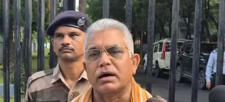 झारखंड में जिम्मेदार लोगों की क्यों नहीं हो रही गिरफ्तारी, सीएम दें जवाब: दिलीप घोष झारखंड में जिम्मेदार लोगों की क्यों नहीं हो रही गिरफ्तारी, सीएम दें जवाब: दिलीप घोष