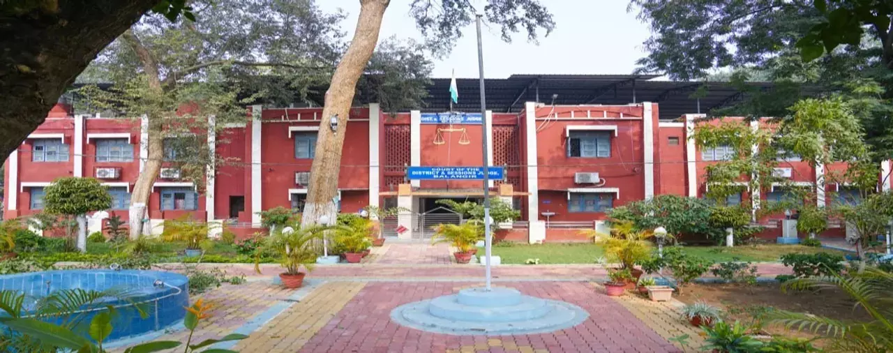 बुजुर्ग वादी के लिए JMFC ने दिखाई संवेदनशीलता बुजुर्ग वादी के लिए JMFC ने दिखाई संवेदनशीलता