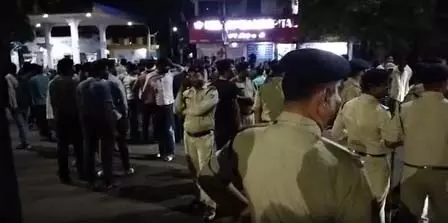 ग्वालियर: गाड़ी की टक्कर के बाद दो कांवड़ियों पर हमला, तीन हिरासत में ग्वालियर: गाड़ी की टक्कर के बाद दो कांवड़ियों पर हमला, तीन हिरासत में