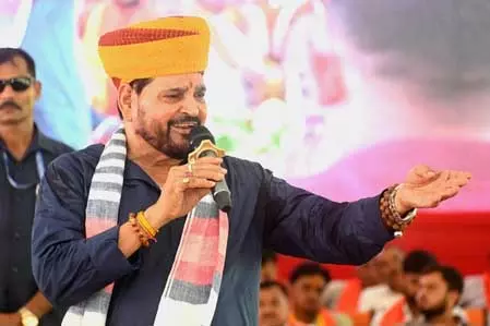 कांग्रेस की सिर्फ जूठन खाने की आदत, राहुल गांधी के छात्रों से संवाद पर बोले बृजभूषण शरण सिंह कांग्रेस की सिर्फ जूठन खाने की आदत, राहुल गांधी के छात्रों से संवाद पर बोले बृजभूषण शरण सिंह
