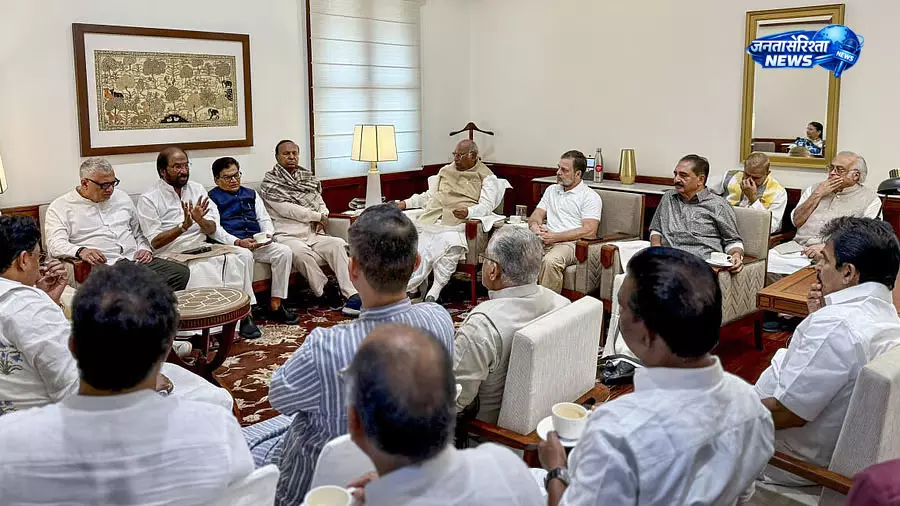 विदेशी चंदा बिल पर विपक्ष का विरोध, रणनीति सोमवार को तय विदेशी चंदा बिल पर विपक्ष का विरोध, रणनीति सोमवार को तय