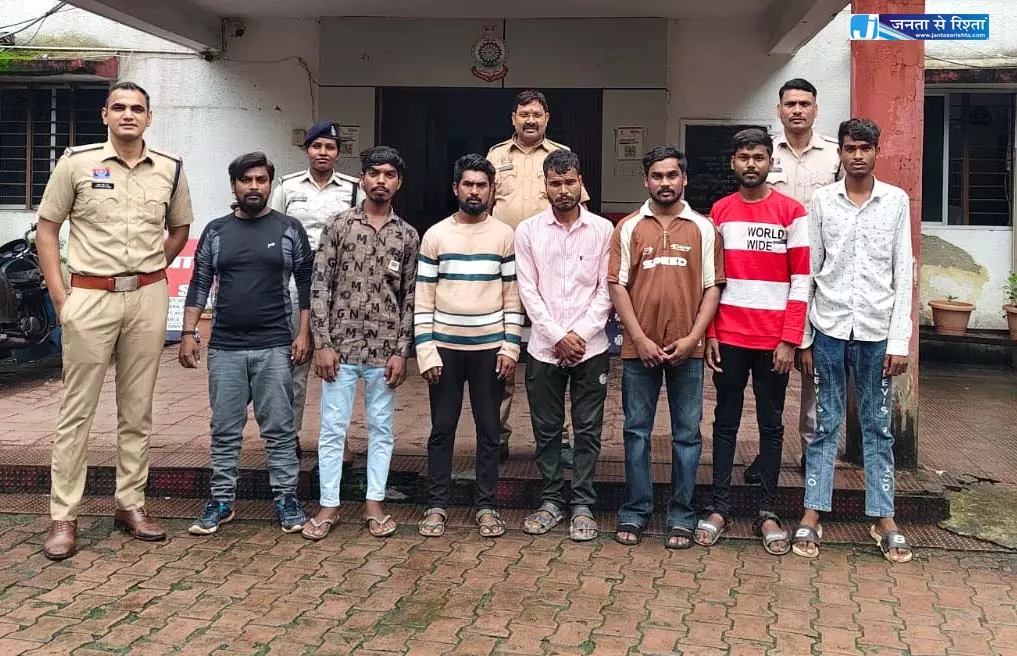 अशांति फैलाने वाले 7 बदमाश गिरफ्तार, अड्डेबाजी और नशाखोरी पर कड़ी कार्यवाही अशांति फैलाने वाले 7 बदमाश गिरफ्तार, अड्डेबाजी और नशाखोरी पर कड़ी कार्यवाही