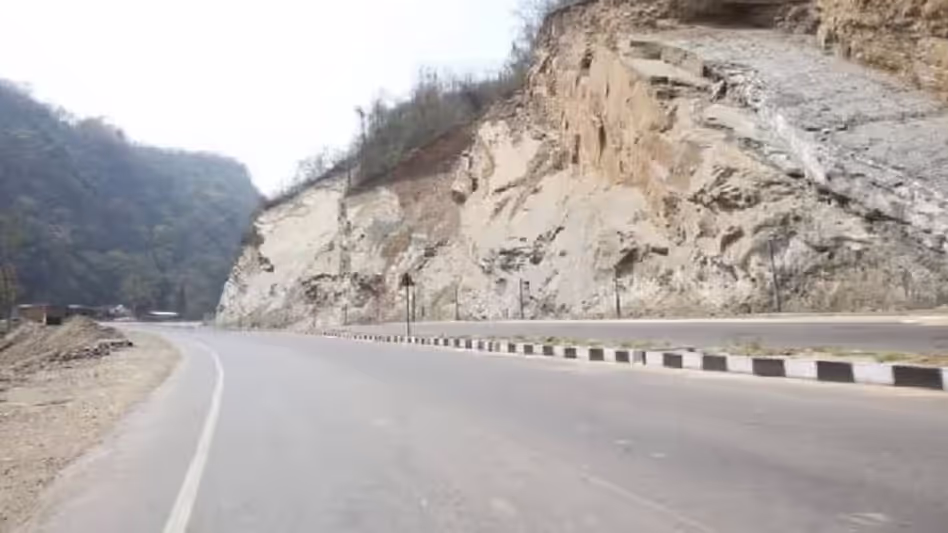 मेघालय: NH-6 के किनारे अतिक्रमण रोकने के लिए निषेधाज्ञा जारी मेघालय: NH-6 के किनारे अतिक्रमण रोकने के लिए निषेधाज्ञा जारी