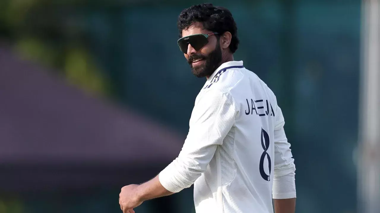 अभ्यास मैच: SLC XI का बड़ा स्कोर, जडेजा, सुथार और कुलदीप ने झटके 2-2 विकेट अभ्यास मैच: SLC XI का बड़ा स्कोर, जडेजा, सुथार और कुलदीप ने झटके 2-2 विकेट