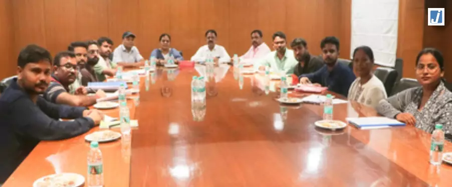 सरकार और छात्रों के बीच सकारात्मक वार्ता सरकार और छात्रों के बीच सकारात्मक वार्ता