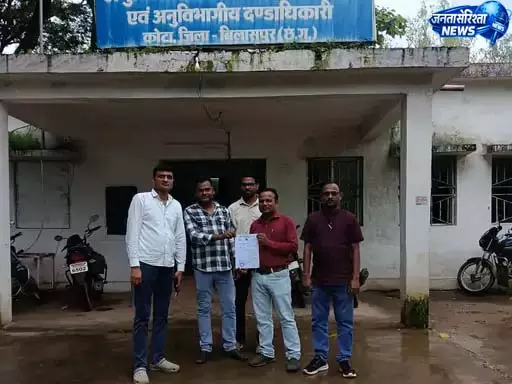 राशन वितरण घोटाले का आरोप, 300 क्विंटल अनाज की हेराफेरी की शिकायत राशन वितरण घोटाले का आरोप, 300 क्विंटल अनाज की हेराफेरी की शिकायत