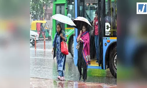 Weather Update: देश के कई हिस्सों में भारी बारिश के आसार, मौसम विभाग ने जारी किया अलर्ट Weather Update: देश के कई हिस्सों में भारी बारिश के आसार, मौसम विभाग ने जारी किया अलर्ट
