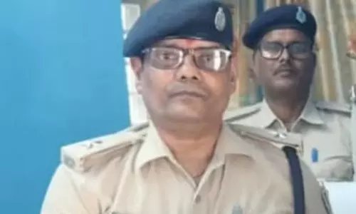 मादक पदार्थ तस्करों को संरक्षण देने के आरोप में जोगबनी थानेदार निलंबित मादक पदार्थ तस्करों को संरक्षण देने के आरोप में जोगबनी थानेदार निलंबित