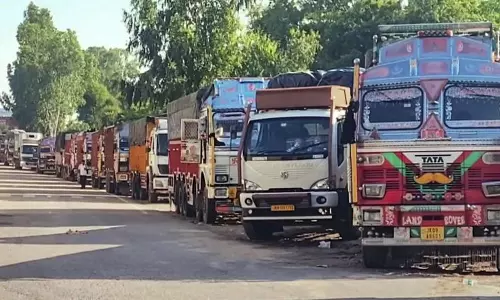 उमर अब्दुल्ला ने रामबन में हाईवे की स्थिति का लिया जायजा उमर अब्दुल्ला ने रामबन में हाईवे की स्थिति का लिया जायजा