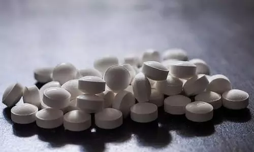 रतलाम स्टेशन पर 1.6 करोड़ की ड्रग्स जब्त, महिला गिरफ्तार रतलाम स्टेशन पर 1.6 करोड़ की ड्रग्स जब्त, महिला गिरफ्तार