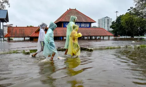 केरल में बारिश: आज आठ जिलों में शिक्षण संस्थानों में छुट्टी