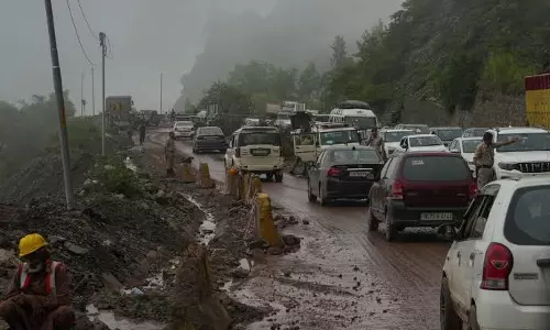 Shimla: 13 अगस्त तक भारी बारिश का अलर्ट, भूस्खलन से बढ़ी परेशानी