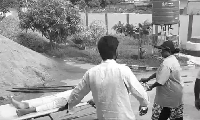 Andhra: कांकीपाडु में हॉस्टल के कमरे में 18 वर्षीय छात्र की आत्महत्या से मौत Andhra: कांकीपाडु में हॉस्टल के कमरे में 18 वर्षीय छात्र की आत्महत्या से मौत