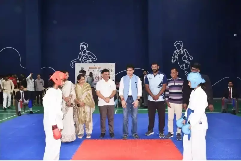 Amreli: जिला स्तरीय कराटे प्रतियोगिता में खिलाड़ियों ने दिखाया दम, मंत्री ने बढ़ाया उत्साह Amreli: जिला स्तरीय कराटे प्रतियोगिता में खिलाड़ियों ने दिखाया दम, मंत्री ने बढ़ाया उत्साह