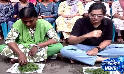 रैंक लिस्ट में चयन के बाद भी नहीं मिला नियुक्ति पत्र केरल में अभ्यर्थियों का अनोखा विरोध रैंक लिस्ट में चयन के बाद भी नहीं मिला नियुक्ति पत्र केरल में अभ्यर्थियों का अनोखा विरोध