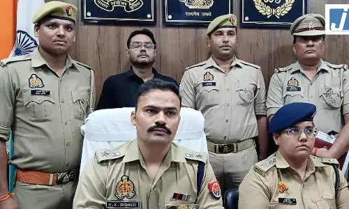 डाकघर में 1.40 करोड़ का गबन, ऑनलाइन सट्टेबाजी की लत वाला पोस्टमास्टर गिरफ्तार डाकघर में 1.40 करोड़ का गबन, ऑनलाइन सट्टेबाजी की लत वाला पोस्टमास्टर गिरफ्तार