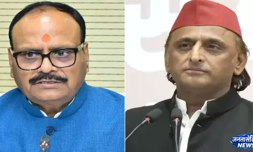 ब्राह्मणों के उत्पीड़न के आरोप पर सियासी घमासान पाठक ने अखिलेश को दिया करारा जवाब ब्राह्मणों के उत्पीड़न के आरोप पर सियासी घमासान पाठक ने अखिलेश को दिया करारा जवाब