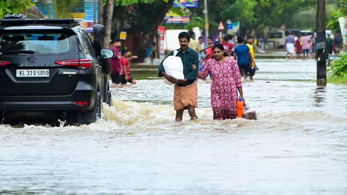 Kerala में बारिश जारी रहेगी; तिरुवनंतपुरम और एर्नाकुलम में येलो अलर्ट Kerala में बारिश जारी रहेगी; तिरुवनंतपुरम और एर्नाकुलम में येलो अलर्ट