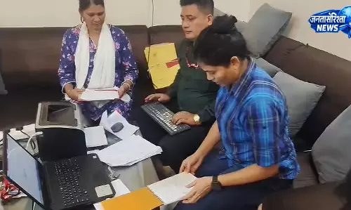 सिवनी में क्लर्क के 5 ठिकानों पर लोकायुक्त का छापा सिवनी में क्लर्क के 5 ठिकानों पर लोकायुक्त का छापा
