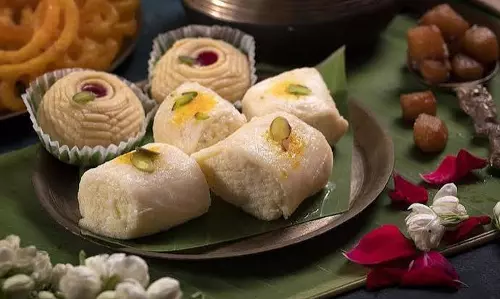 भारतीय मिठाइयों से जुड़े 5 दिलचस्प और अनोखे तथ्य भारतीय मिठाइयों से जुड़े 5 दिलचस्प और अनोखे तथ्य