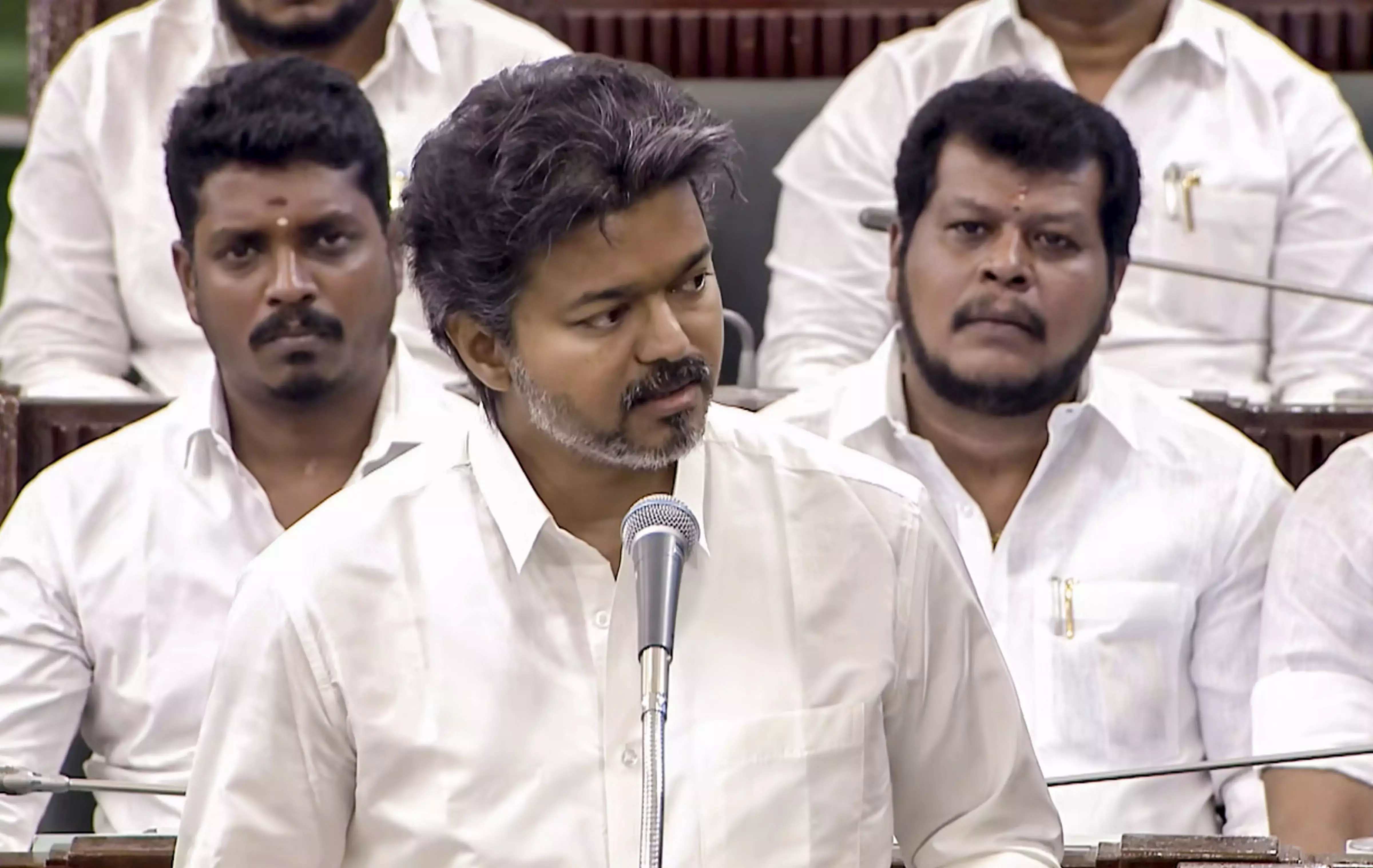 Tamil Nadu: पत्नी की याचिका खारिज होने पर सीएम विजय का तलाक का मामला वापस लिया गया Tamil Nadu: पत्नी की याचिका खारिज होने पर सीएम विजय का तलाक का मामला वापस लिया गया