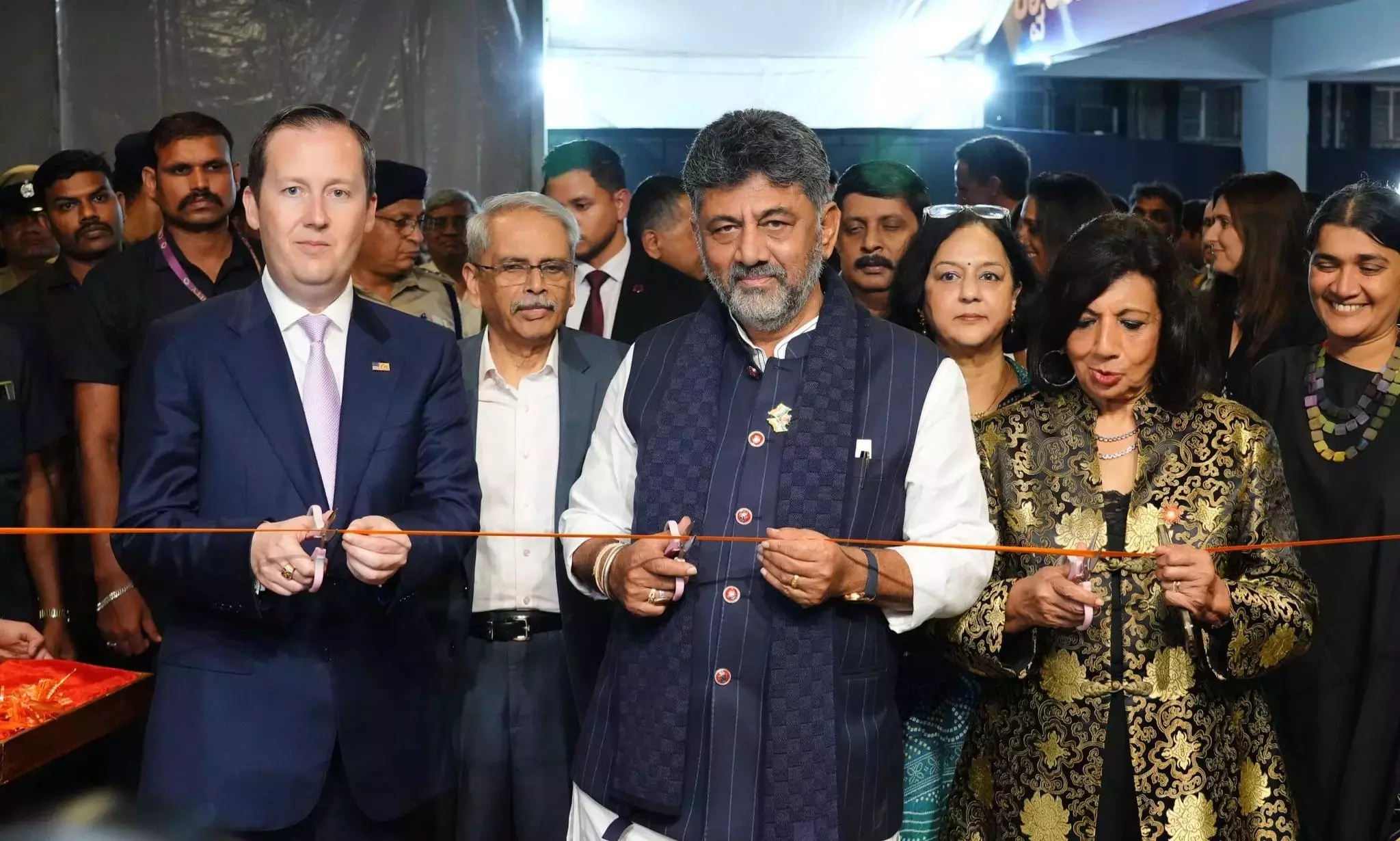 कर्नाटक बेंगलुरु में पूर्ण अमेरिकी वाणिज्य दूतावास चाहता है: सीएम शिवकुमार कर्नाटक बेंगलुरु में पूर्ण अमेरिकी वाणिज्य दूतावास चाहता है: सीएम शिवकुमार