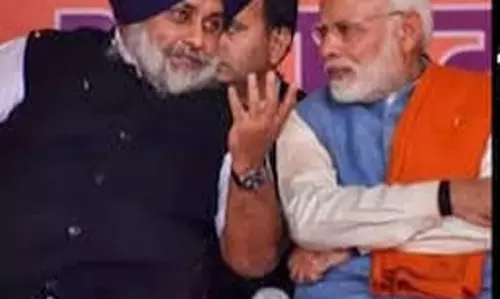 अकाली दल ने थामा मोदी सरकार का हाथ परिसीमन बिल पर समर्थन से बढ़ी हलचल अकाली दल ने थामा मोदी सरकार का हाथ परिसीमन बिल पर समर्थन से बढ़ी हलचल