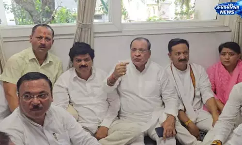 खड़गे की सभा फ्लॉप SP कार्यालय में घुसकर कांग्रेसियों ने दी गालियां खड़गे की सभा फ्लॉप SP कार्यालय में घुसकर कांग्रेसियों ने दी गालियां