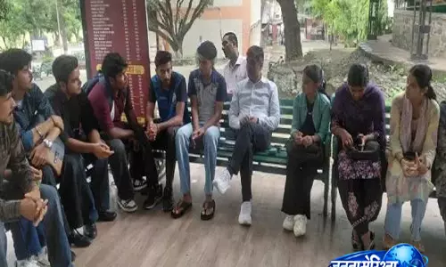 पंचकूला कॉलेज में शिक्षा मंत्री का सरप्राइज विजिट छात्रों ने रखी अपनी मांगें पंचकूला कॉलेज में शिक्षा मंत्री का सरप्राइज विजिट छात्रों ने रखी अपनी मांगें