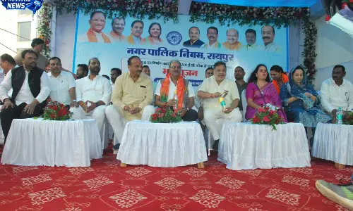 रायपुर के अनुरूप सुंदर और विकसित बनाना हमारी सर्वोच्च प्राथमिकता: बृजमोहन अग्रवाल रायपुर के अनुरूप सुंदर और विकसित बनाना हमारी सर्वोच्च प्राथमिकता: बृजमोहन अग्रवाल