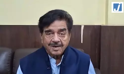 लालू यादव से मिले शत्रुघ्न सिन्हा बोले पुरानी दोस्ती है कुशलक्षेम पूछने आया था