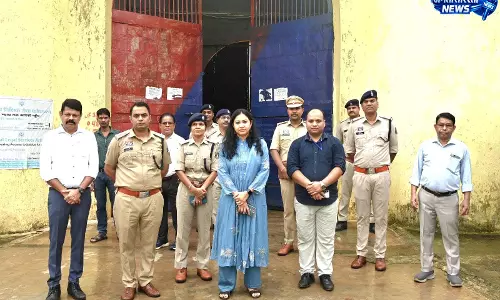 कलेक्टर-SP ने अधिकारियों के साथ किया उप जेल सारंगढ़ का निरीक्षण
