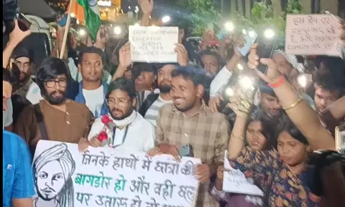 निर्मल महतो की पुण्यतिथि पर छात्रों का फ्लैश मार्च GEN-Z के हाथों में बदलाव की मशाल निर्मल महतो की पुण्यतिथि पर छात्रों का फ्लैश मार्च GEN-Z के हाथों में बदलाव की मशाल