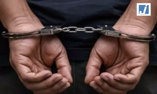 ज्वेलरी दुकान में हुई चोरी का पुलिस ने किया खुलासा 4 आरोपी गिरफ्तार ज्वेलरी दुकान में हुई चोरी का पुलिस ने किया खुलासा 4 आरोपी गिरफ्तार