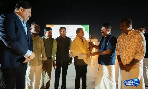 विदेश राज्य मंत्री Kirti Vardhan ने कोटे डी आइवर में भारतीय समुदाय से की बातचीत विदेश राज्य मंत्री Kirti Vardhan ने कोटे डी आइवर में भारतीय समुदाय से की बातचीत