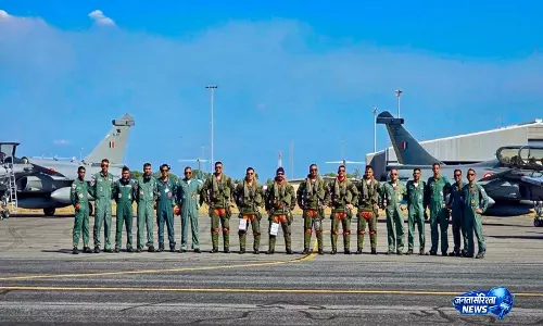 नेशनल वॉर मेमोरियल पर IAF बैंड का खास प्रदर्शन नेशनल वॉर मेमोरियल पर IAF बैंड का खास प्रदर्शन