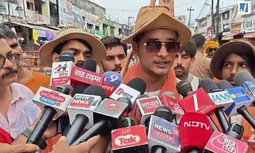 भगत सिंह सुखदेव बनकर कांवड़ यात्रा में पहुंचे युवा बोले भगत सिंह सुखदेव बनकर कांवड़ यात्रा में पहुंचे युवा बोले