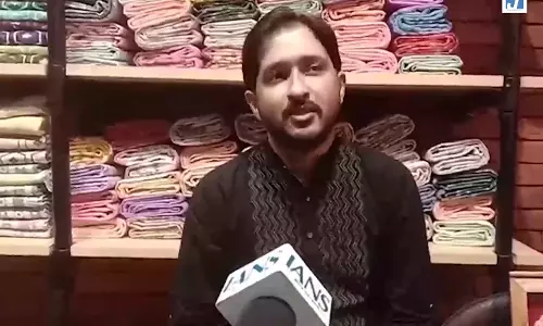 नदिया के बुनकर अभिनव बसाक को राष्ट्रपति पुरस्कार नदिया के बुनकर अभिनव बसाक को राष्ट्रपति पुरस्कार