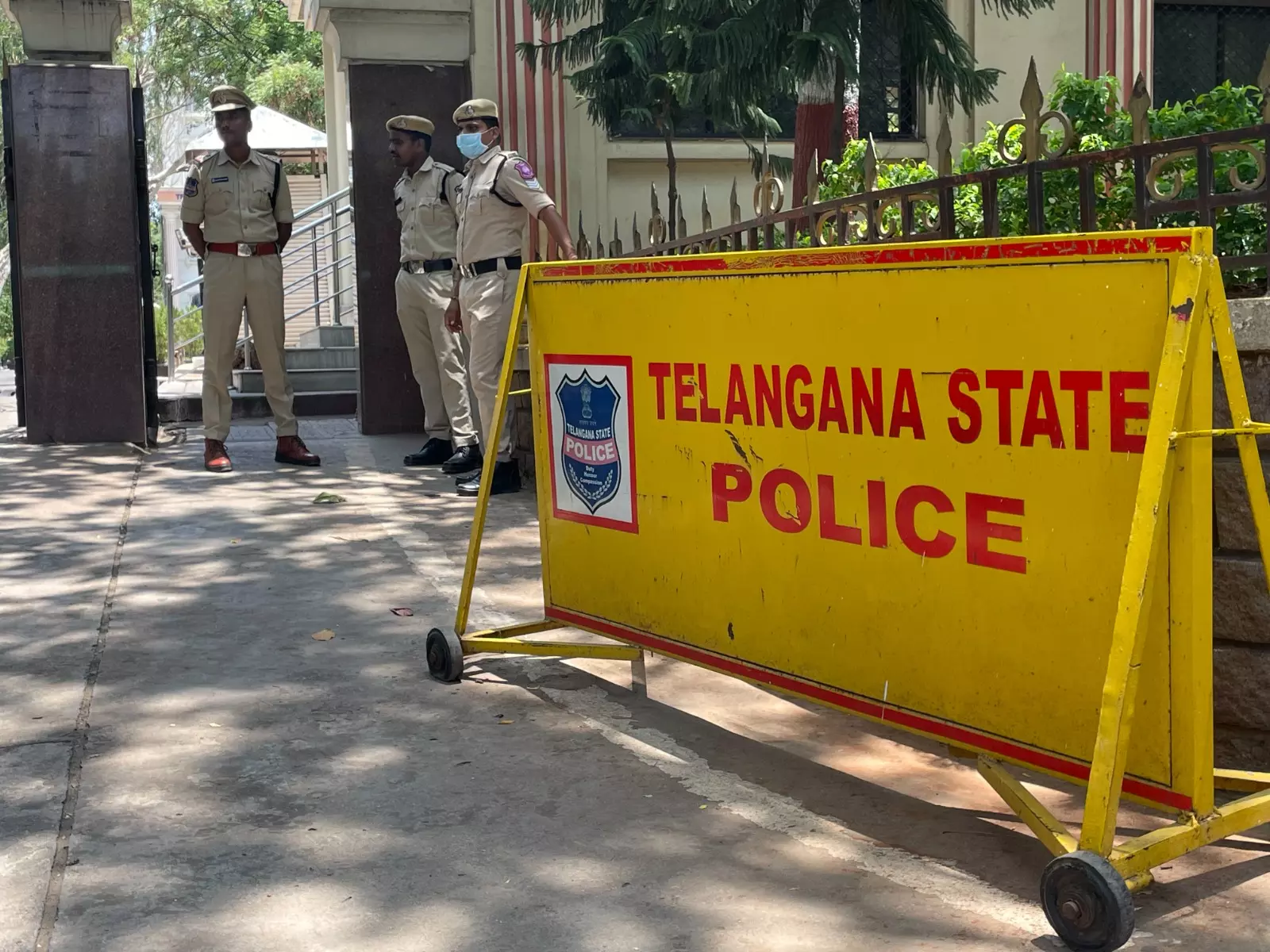 तेलंगाना के Jagtial में मारपीट और ब्लैकमेलिंग, चार गिरफ्तार तेलंगाना के Jagtial में मारपीट और ब्लैकमेलिंग, चार गिरफ्तार