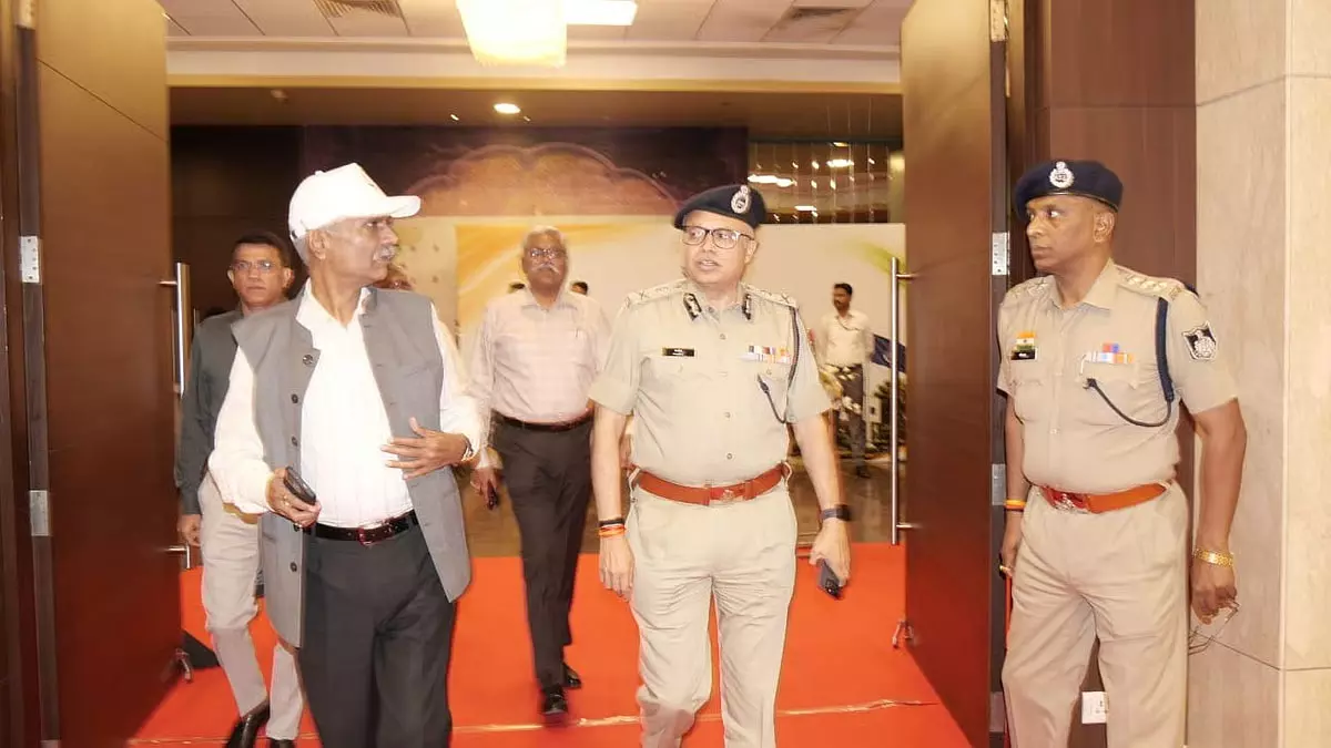 7 राज्यों की पुलिस बैठक, साइबर-ड्रग नेटवर्क पर रणनीति 7 राज्यों की पुलिस बैठक, साइबर-ड्रग नेटवर्क पर रणनीति
