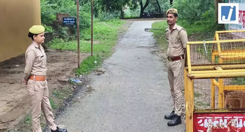 अतीक अहमद के छोटे बेटे अबान को किया जाएगा सुपुर्द-ए-खाक, कसारी-मसारी कब्रिस्तान में तैयारियां पूरी अतीक अहमद के छोटे बेटे अबान को किया जाएगा सुपुर्द-ए-खाक, कसारी-मसारी कब्रिस्तान में तैयारियां पूरी