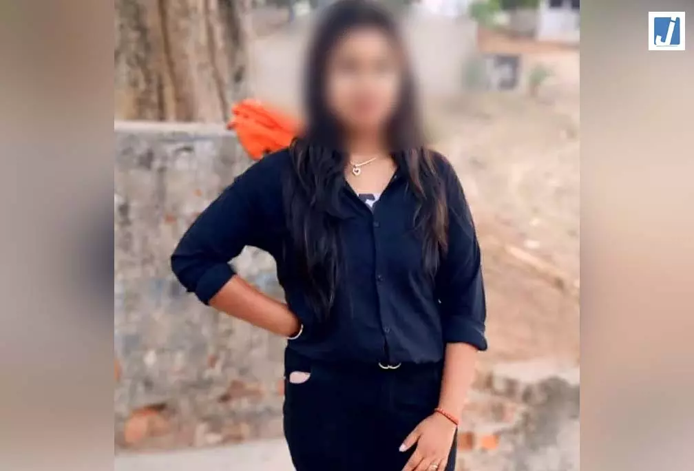 किराए के मकान में रह रही छात्रा ने लगाई फांसी, सुसाइड नोट में प्रेम प्रसंग का जिक्र किराए के मकान में रह रही छात्रा ने लगाई फांसी, सुसाइड नोट में प्रेम प्रसंग का जिक्र
