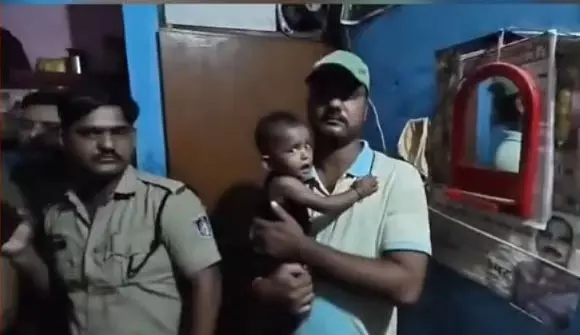 ग्वालियर रेलवे स्टेशन से डेढ़ साल के बच्चे का अपहरण, 24 घंटे में बरामद ग्वालियर रेलवे स्टेशन से डेढ़ साल के बच्चे का अपहरण, 24 घंटे में बरामद