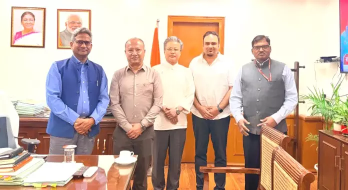 पशुपालन क्षेत्र को मिलेगा बढ़ावा सिक्किम ने केंद्र के साथ की अहम बैठक पशुपालन क्षेत्र को मिलेगा बढ़ावा सिक्किम ने केंद्र के साथ की अहम बैठक