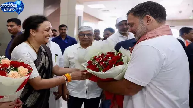 प्रयागराज पहुंचे राहुल गांधी, पेपर लीक और लंबित भर्तियों के मुद्दे पर छात्रों से करेंगे संवाद प्रयागराज पहुंचे राहुल गांधी, पेपर लीक और लंबित भर्तियों के मुद्दे पर छात्रों से करेंगे संवाद