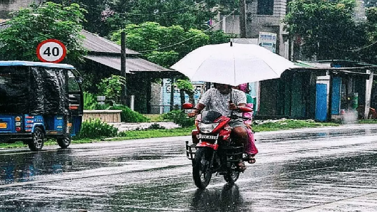 Kolkata: बंगाल में मानसून सक्रिय, मौसम विभाग ने भारी बारिश का जताया अनुमान Kolkata: बंगाल में मानसून सक्रिय, मौसम विभाग ने भारी बारिश का जताया अनुमान