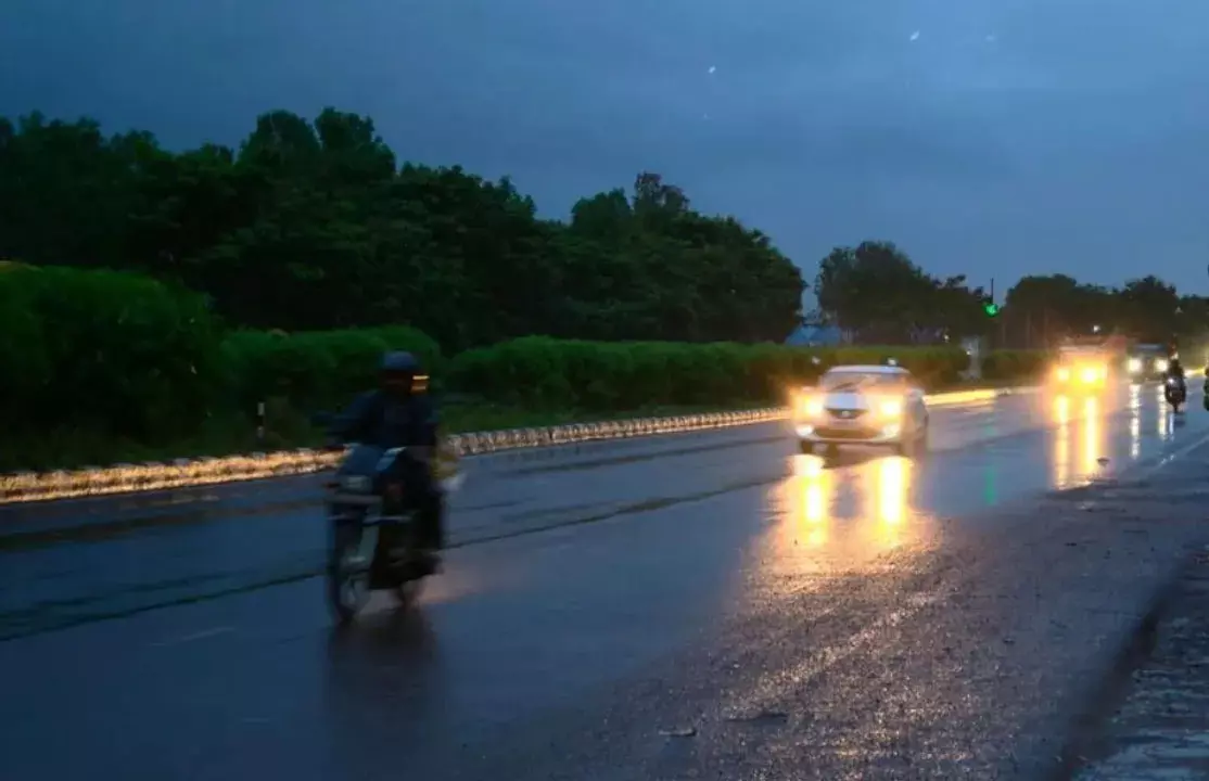 ओडिशा में भारी बारिश का अलर्ट, चार जिलों में ऑरेंज और अन्य जिलों में येलो चेतावनी ओडिशा में भारी बारिश का अलर्ट, चार जिलों में ऑरेंज और अन्य जिलों में येलो चेतावनी
